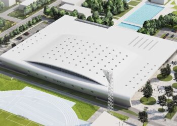 Mielec: Czekając na halę.