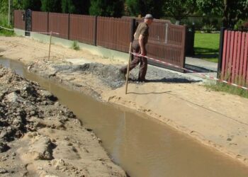 Mielec: Zalewa ulicę Kosynierów.