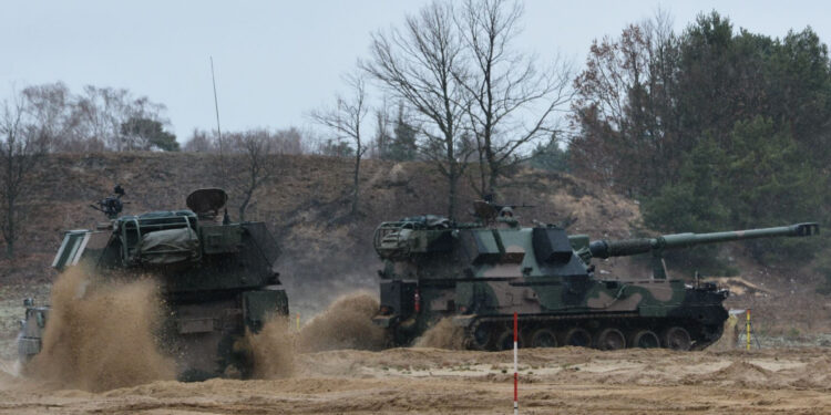 Stalowa Wola: KRABy z HSW w Lubuskim Pułku Artylerii.