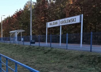 Majdan Królewski: Mijanka i peron.