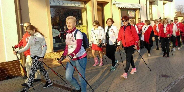 Kolbuszowa: Kobiecy Marsz Nordic Walking.