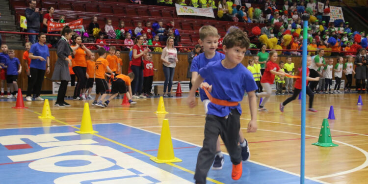 Stalowa Wola: Maluchy rywalizowały w Zimowej Olimpiadzie Przedszkolaków