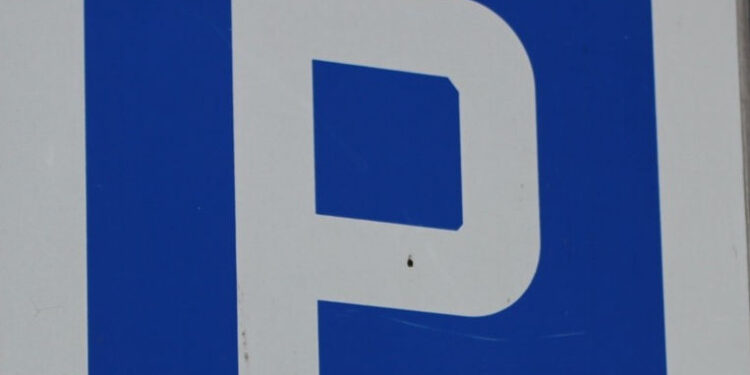 Stalowa Wola: Więcej kasy na parkingi przy Dmowskiego.