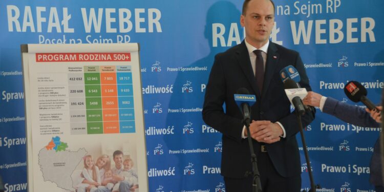 Stalowa Wola: Na konferencji o programach Rodzina 500+ i Emerytura+.