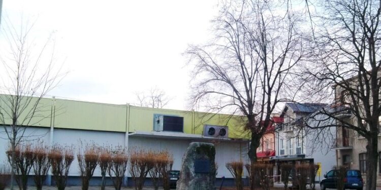 Mielec: Wreszcie czysto za Biedronką.