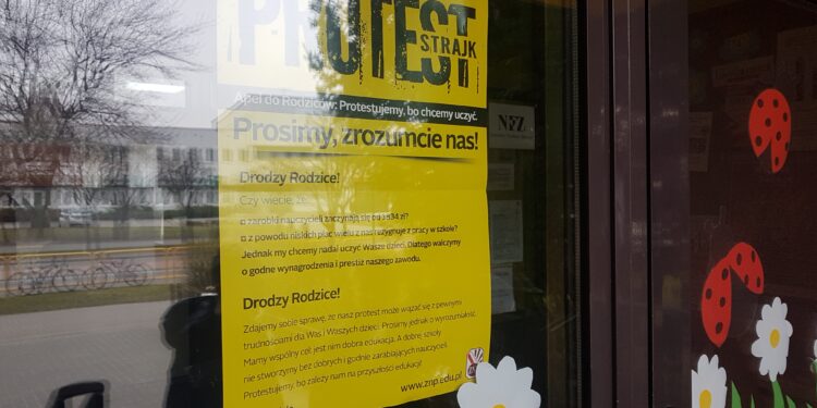 Tarnobrzeg. Strajk nauczycieli.