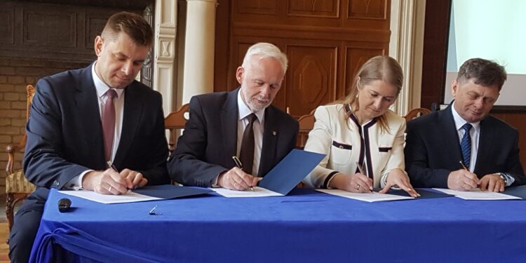 Tarnobrzeg. Czwórporozumienie podpisane.