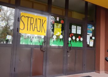 Tarnobrzeg. Egzamin gimnazjalny mimo strajku.