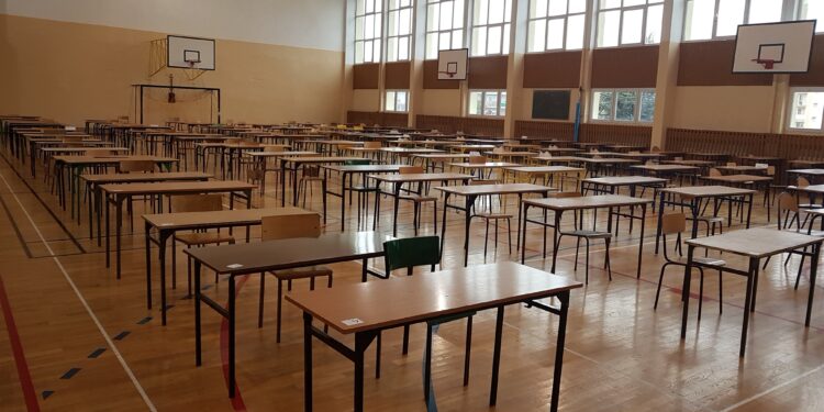 Tarnobrzeg. Czwarty dzień strajku nauczycieli.