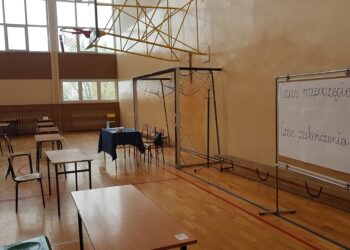 Tarnobrzeg. Trzeci dzień strajku nauczycieli.