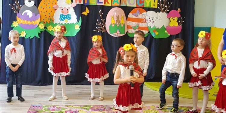 Sandomierz : Charytatywny kiermasz i występy przedszkolaków dla Korneli