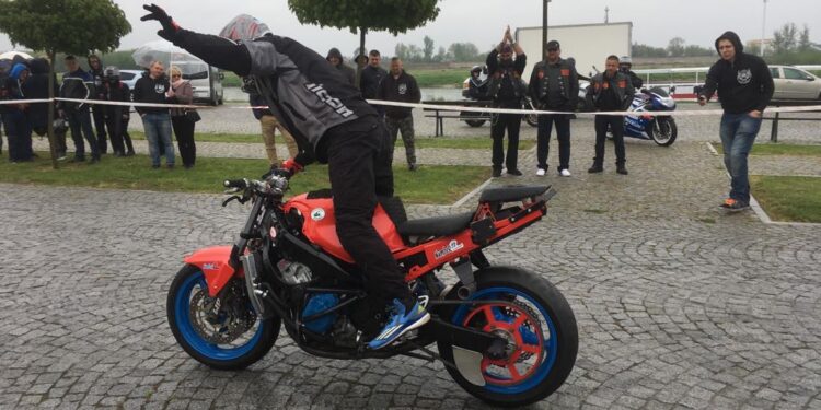 Sandomierz: Zgromadziła ich pasja do motocykli.