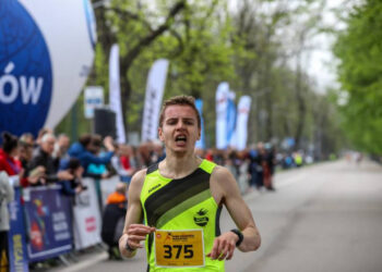 Tarnobrzeg: Biegacz WITARU czwarty na mecie Mini Cracovia Maraton