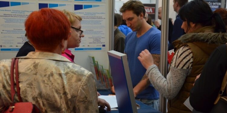 Mielec: Targi Pracy Powiatu Mieleckiego.