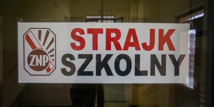 Mielec: Strajkujący winni mieć na uwadze uczniów!