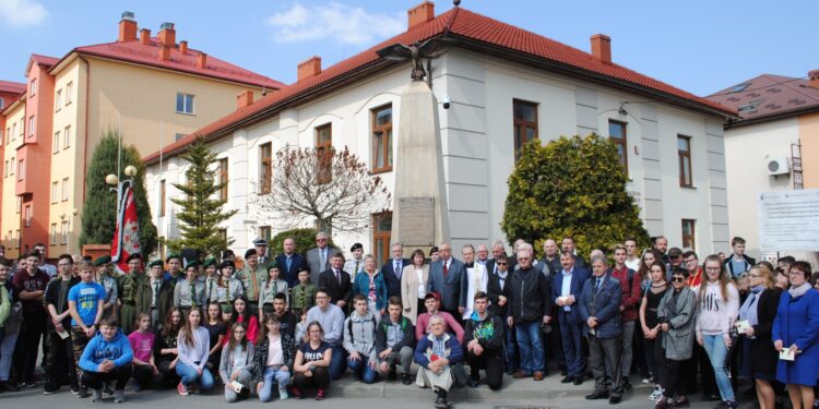 Nisko: Odsłonięto tablicę poświeconą Obrońcy Lwowa Janowi Olechowskiemu