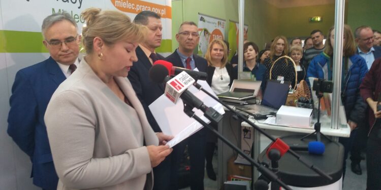 Mielec:  Pracownicy szukają lepszego wynagrodzenia.