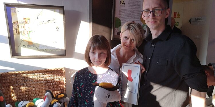 Sandomierz: Pani Mróweczka w niezwykły sposób oprowadza dzieci po mieście