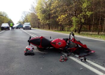 Jamnica: Zderzenie motocykla z samochodem osobowym.