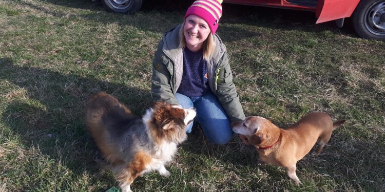 Rozmowa z prezes Sandomierskiego Stowarzyszenia Przyjaciół Zwierząt Moniką Kowalską w schronisku dla bezdomnych zwierząt w Sandomierzu.