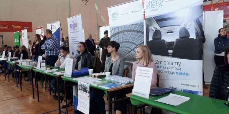 Sandomierz: Tłumy na Sandomierskich Targach Pracy i Edukacji.