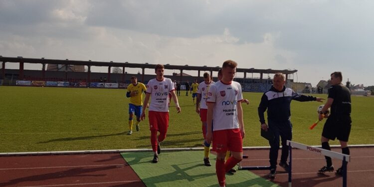 Sandomierz: „Wisła” Sandomierz 0:3 „Hutnik” Kraków.