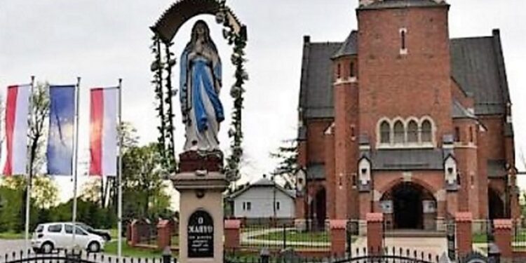 Wadowice Górne: Uratować figurę Maryi.