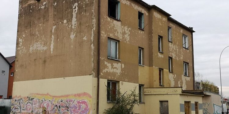 Gorzyce: Dawny hotel robotniczy do rozbiórki