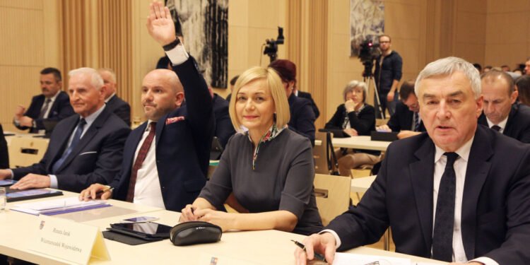 Świętokrzyskie: Ustalili zasady konsultacji