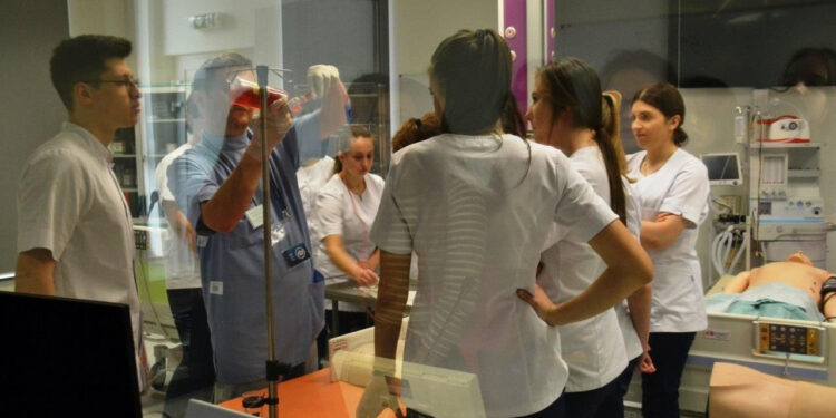 Nisko: Licealiści w Centrum Symulacji Medycznej