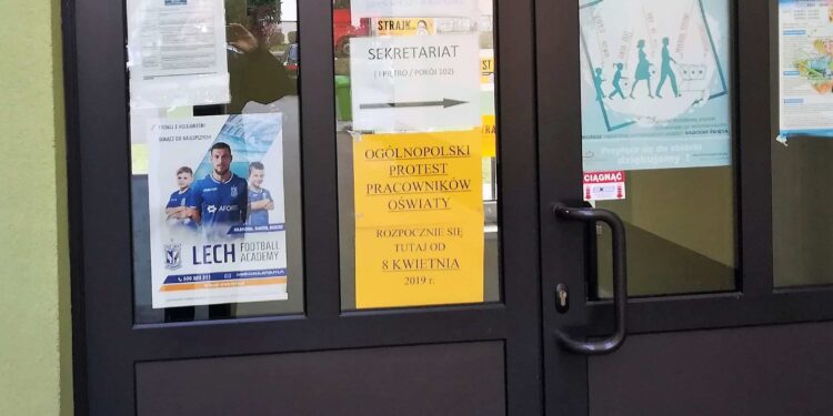 Kolbuszowa: Strajk nauczycieli.