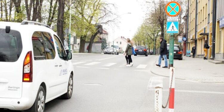 Dębica: Bezpieczniej na przejściach.