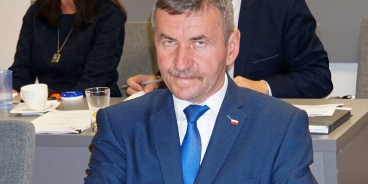 Stalowa Wola: Maleje liczba strajkujących nauczycieli.