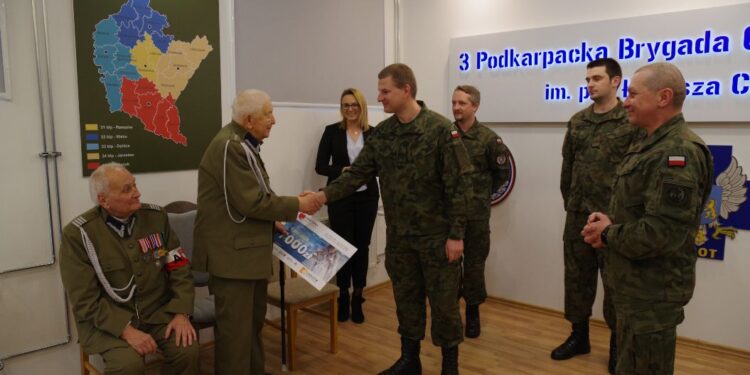 Podkarpacie: Terytorialsi zbudowali Strażnika domowego ogniska