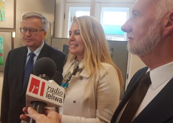 Tarnobrzeg. Były prezydent RP, Bronisław Komorowski spotkał się z mieszkańcami.