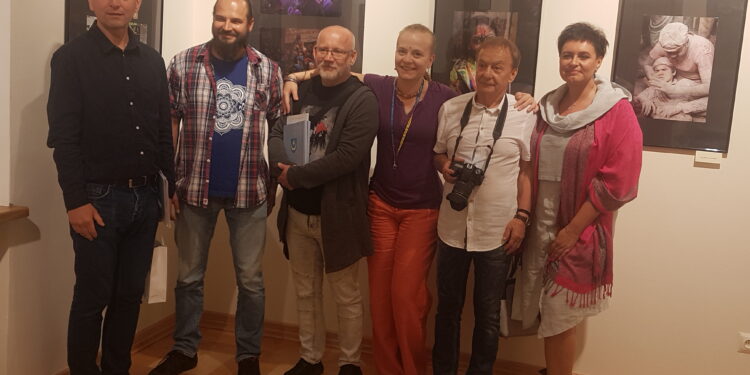 Tarnobrzeg. Kolory Indii w Zamku Dzikowskim.