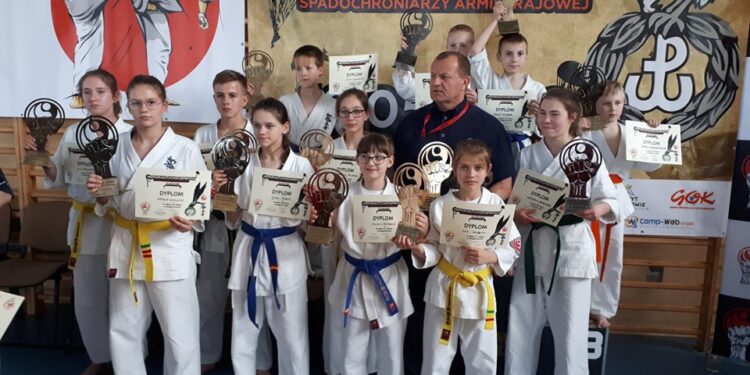Sandomierz: Karatecy wrócili z medalami