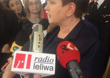 Sandomierz: Awanse, odznaczenia, gratulacje w czasie powiatowych obchodów Dnia Strażaka.