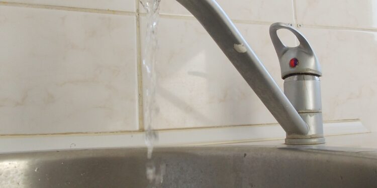 Nowa Dęba: Woda z wodociągu niezdatna do picia.