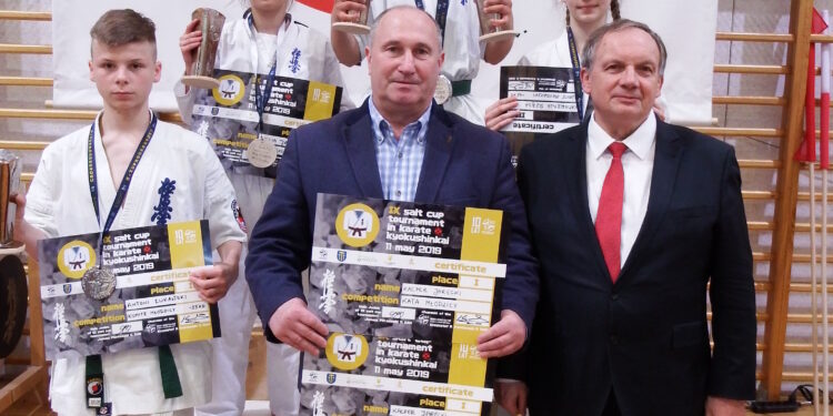 Tarnobrzeg. Zawodnicy Klubu Kyokushin Karate dali popis w Wieliczce.