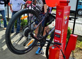 Koćmierzów: Już działa samoobsługowa stacja naprawy rowerów.