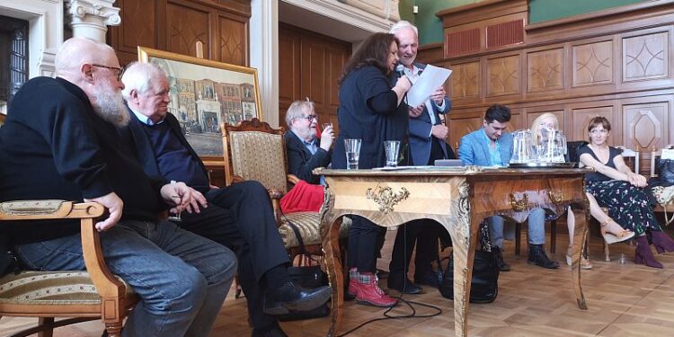 Tarnobrzeg: Poezja i bajki w zamku