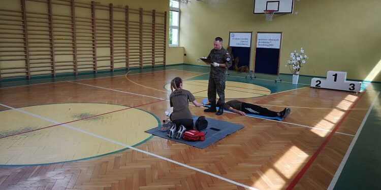 Tarnobrzeg: Uczniowie sprawni jak żołnierze