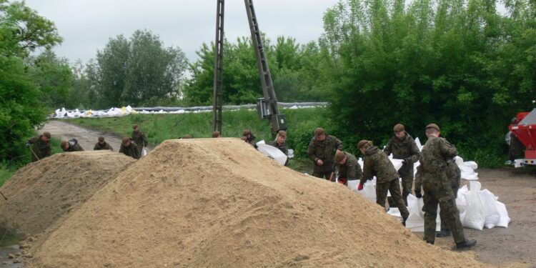 Zawichost: Miasto czeka na wielką wodę