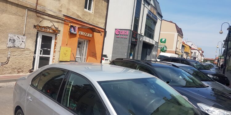 Tarnobrzeg. Projekt uchwały w sprawie strefy płatnego parkowania do poprawy.
