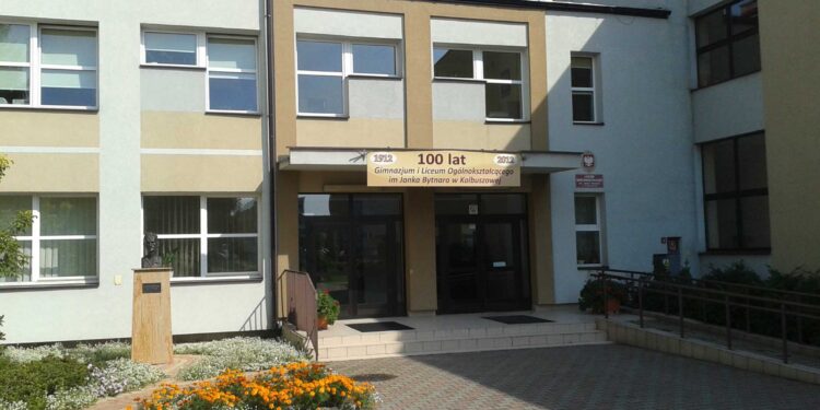 Kolbuszowa: Alarmy w dwóch szkołach.