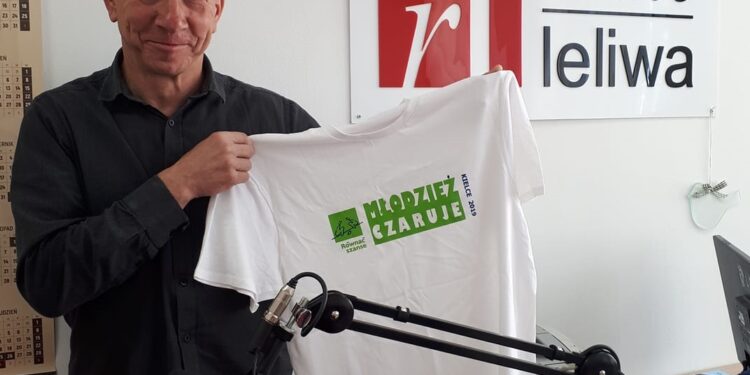 Kielce: Konferencja „Młodzież czaruje”.