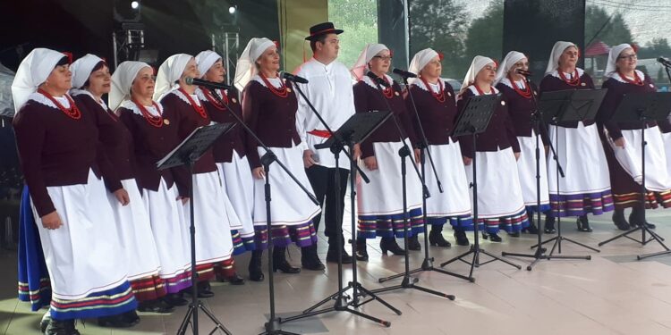 Samborzec: Po raz trzydziesty drugi sadownicy spotkali się by świętować.