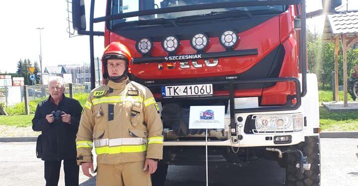 Sandomierz: Awanse, odznaczenia, gratulacje w czasie powiatowych obchodów Dnia Strażaka.