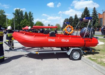 Sandomierz: Awanse, odznaczenia, gratulacje w czasie powiatowych obchodów Dnia Strażaka.